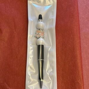 Novelty beaded black‎ pen white beads and dog detail